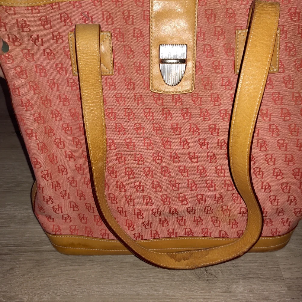 D&B - Picture 3 of 3